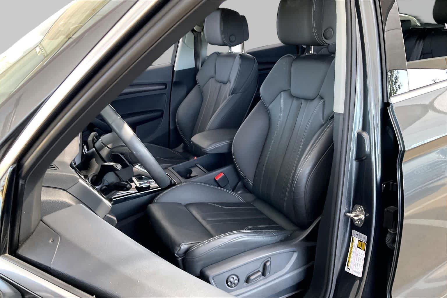 Used 2024 Daytona Gray Pearl Effect Audi S line Premium image 8
