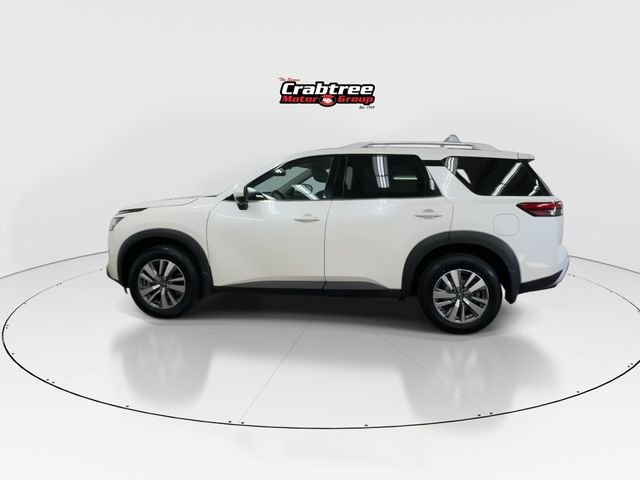 Used 2023 White Nissan SL image 4