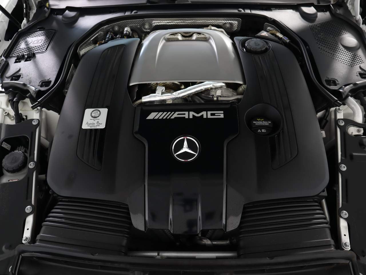 Used 2022 MANUFAKTUR Moonlight White Metallic Mercedes-Benz AMG® SL 63 image 21