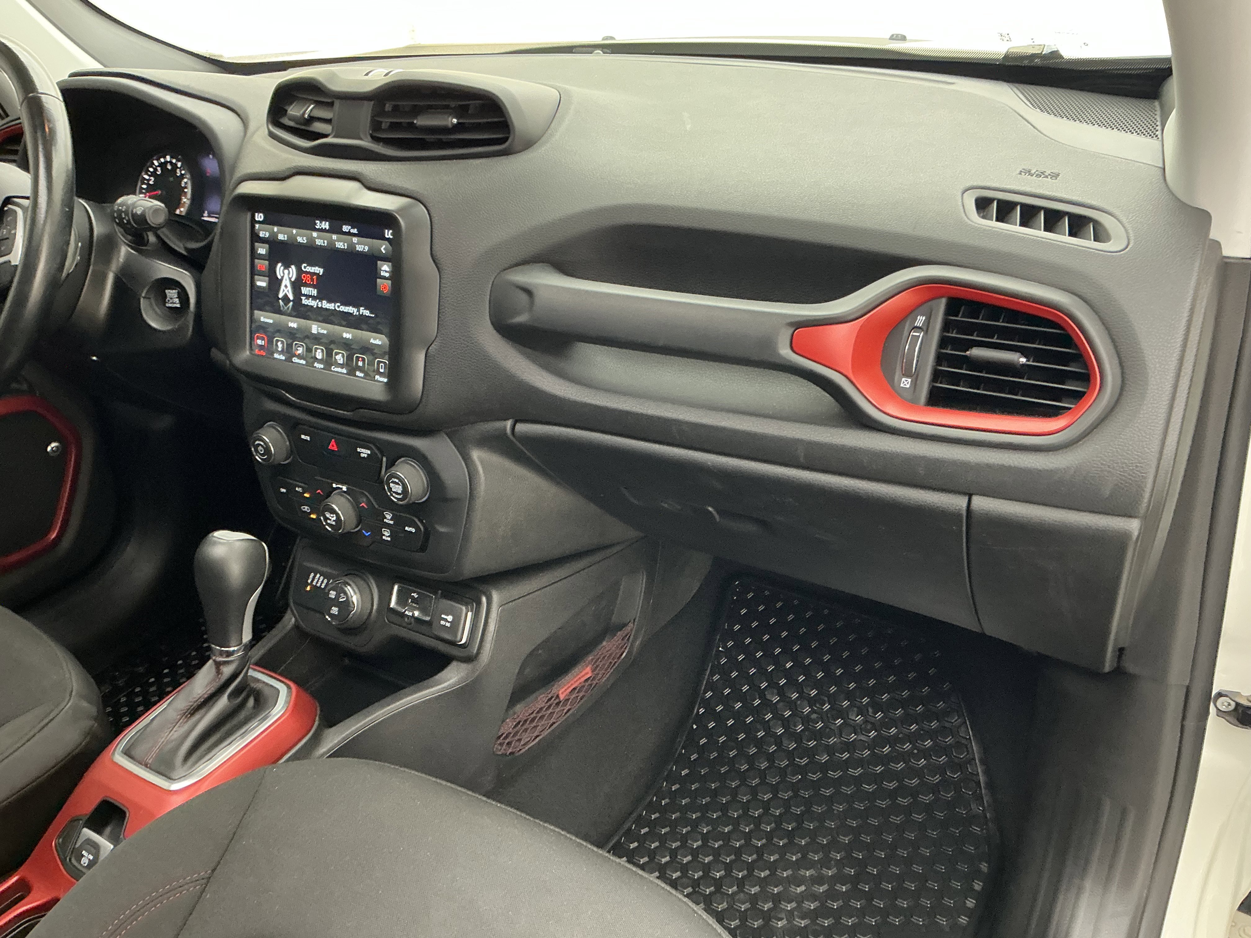 Used 2018 Alpine White Jeep Trailhawk image 24