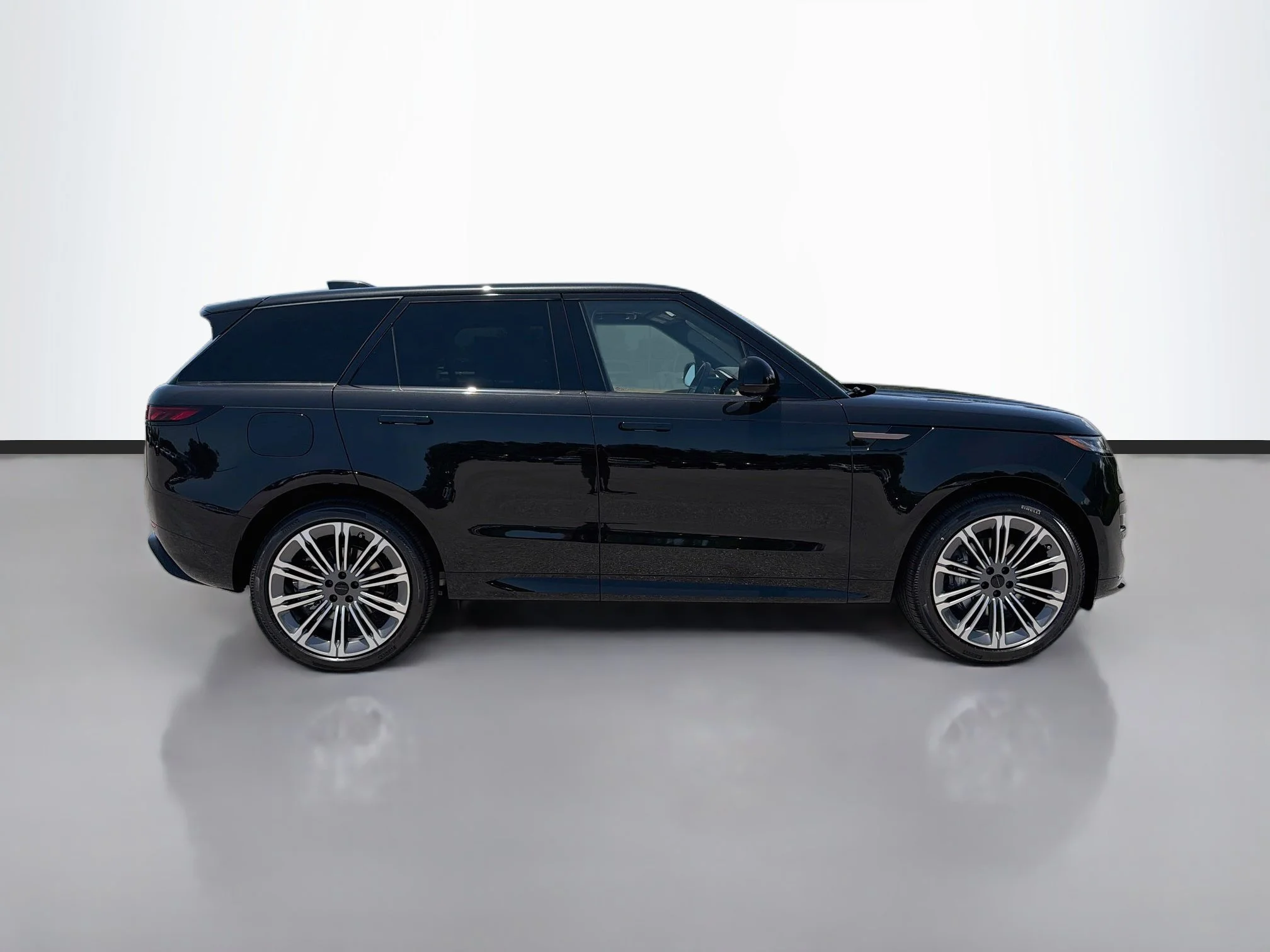 New 2026 Santorini Black Land Rover Dynamic SE image 6
