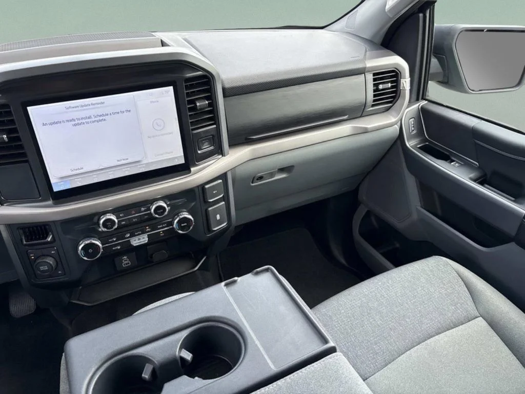 Used 2025 Silver Metallic Ford XLT image 15
