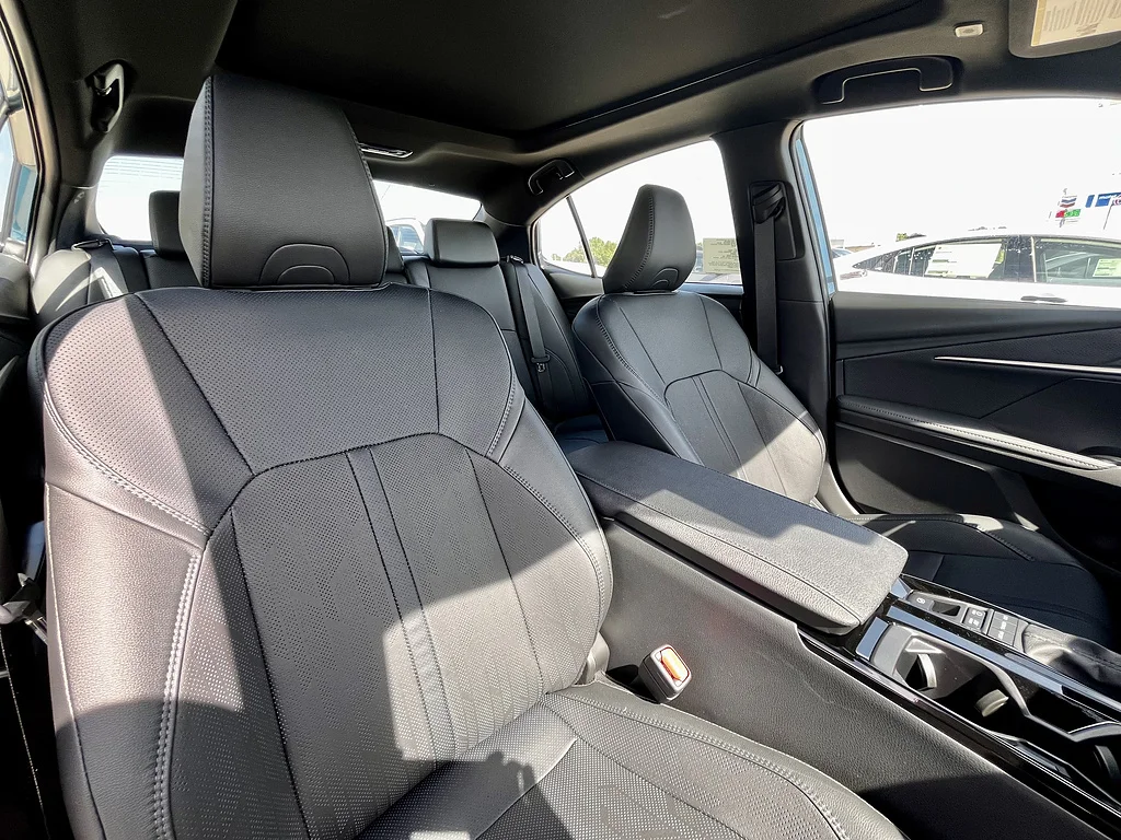 2026 Toyota Camry XSE - Photo 9