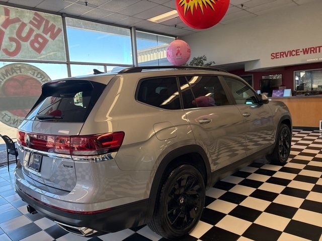 2025 Volkswagen Atlas SE Technology photo 3