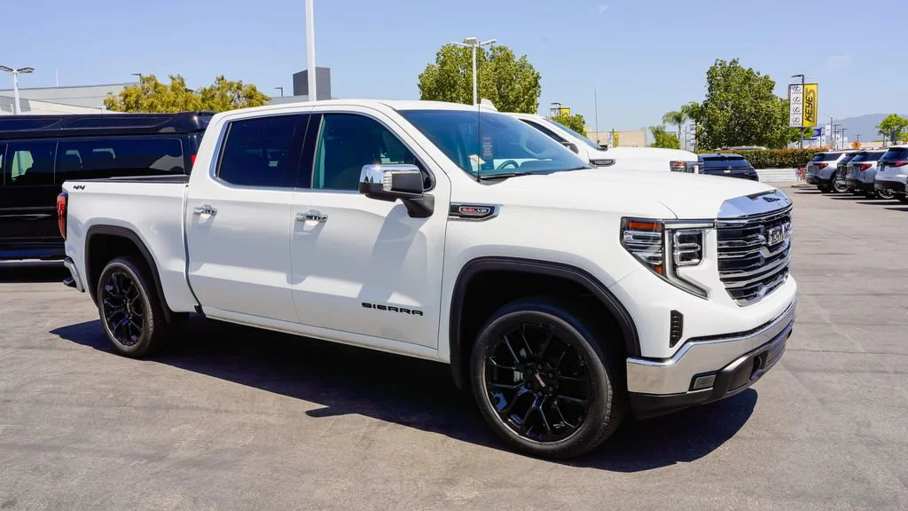 New 2026 Summit White GMC SLT image 6