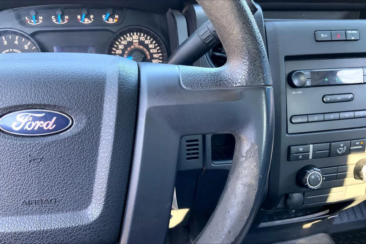 Used 2014 Ingot Silver Metallic Ford XL image 24