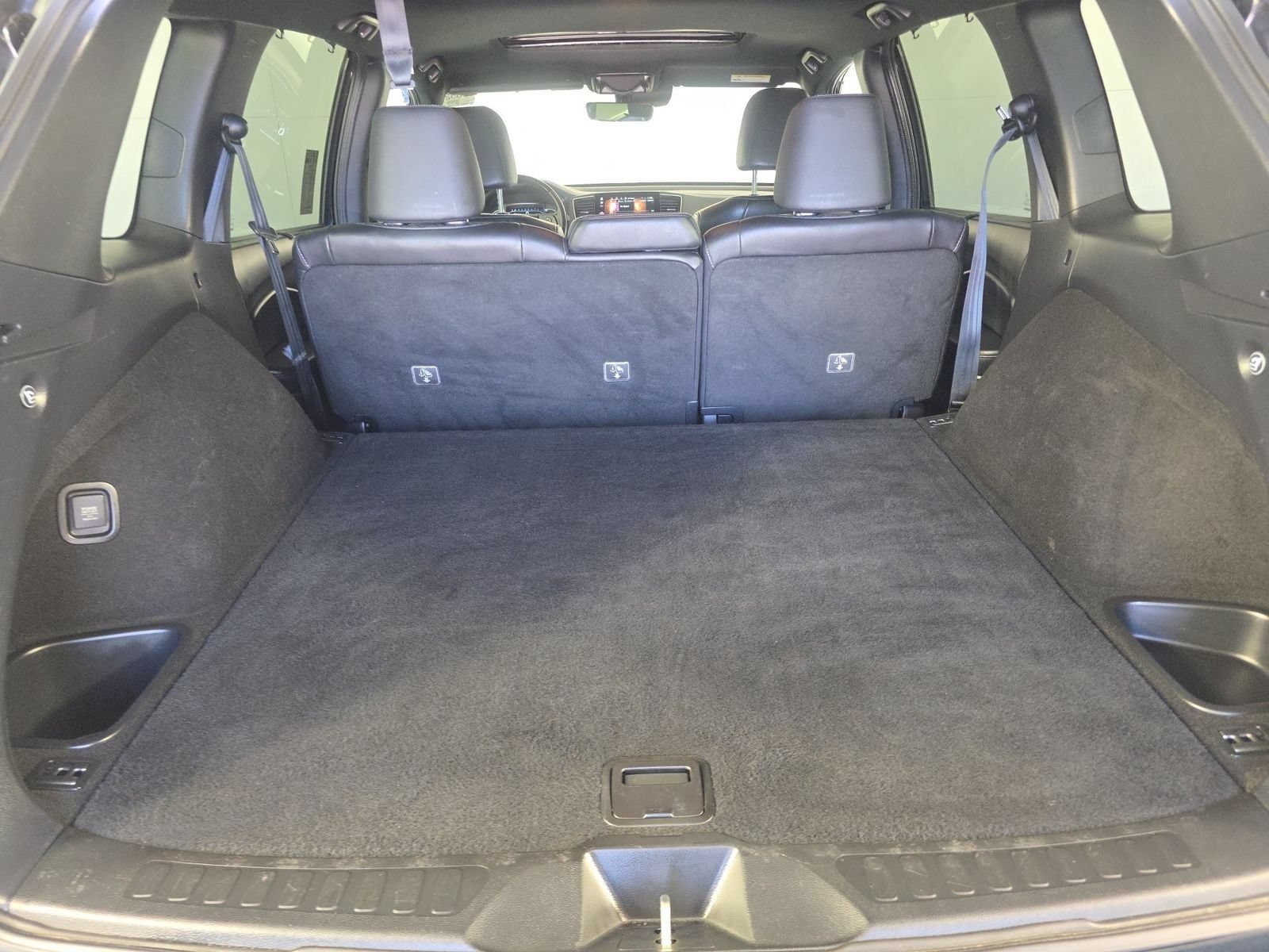 Used 2019 Crystal Black Pearl Honda Touring image 14