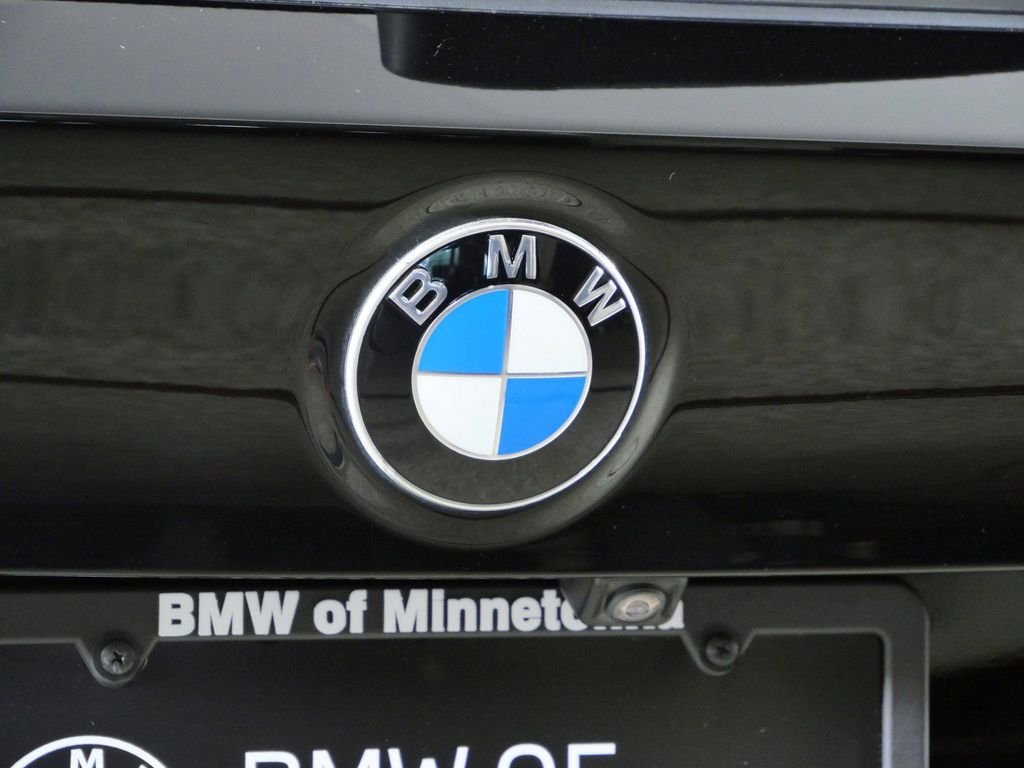Used 2021 Jet Black BMW xDrive30i image 14