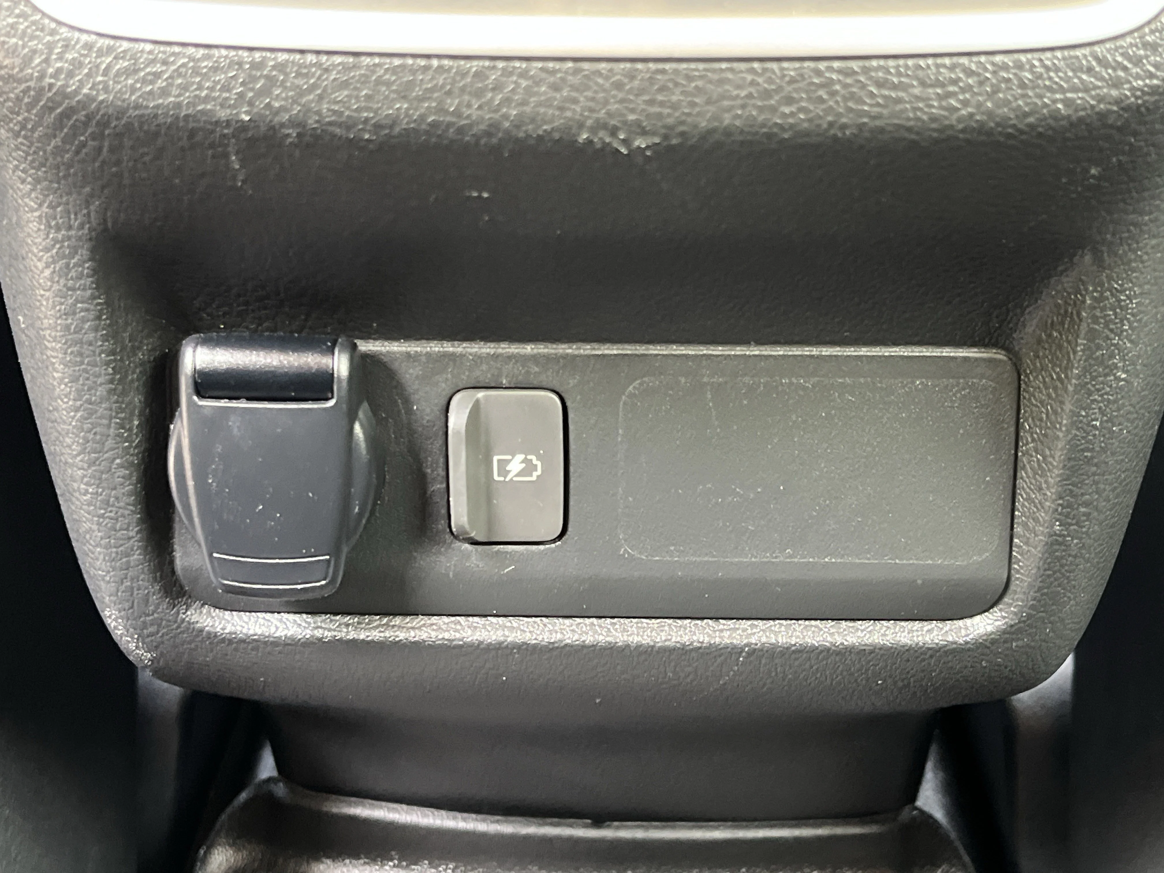 Used 2019 Graphite Shadow INFINITI LUXE image 23