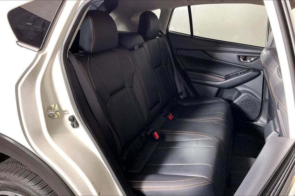 Used 2018 White Subaru 2.0i Limited image 25