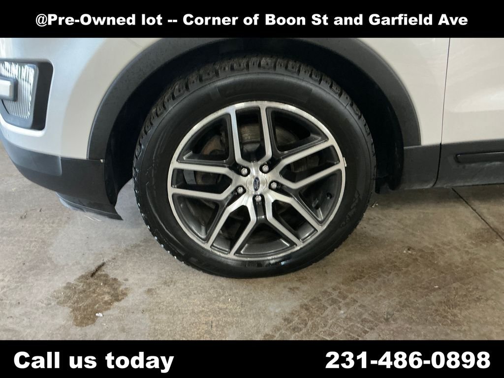 Used 2016 White Ford Sport image 11