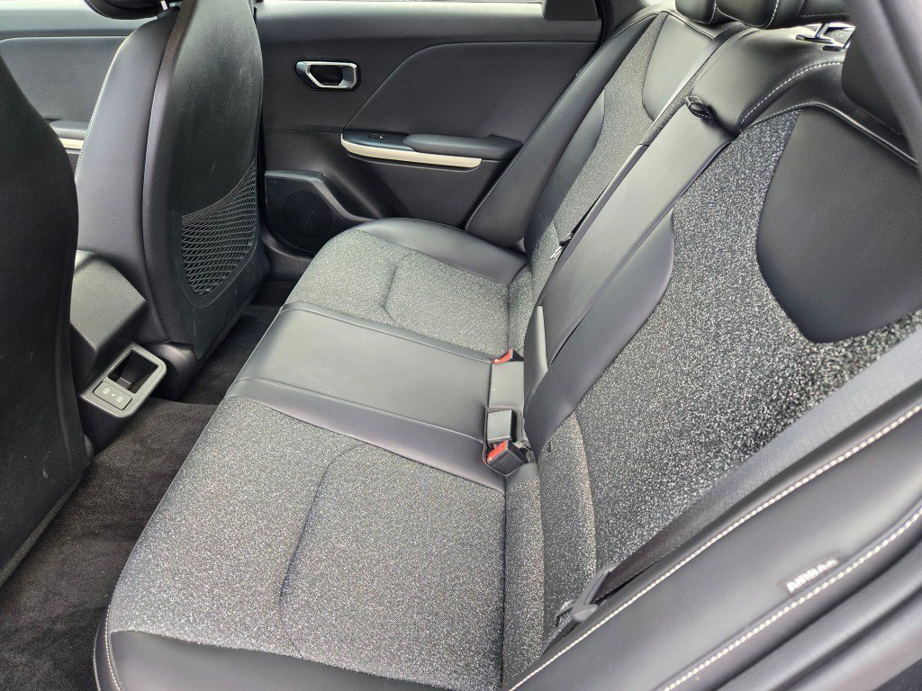 2025 Kia K4 GT-Line - Photo 16