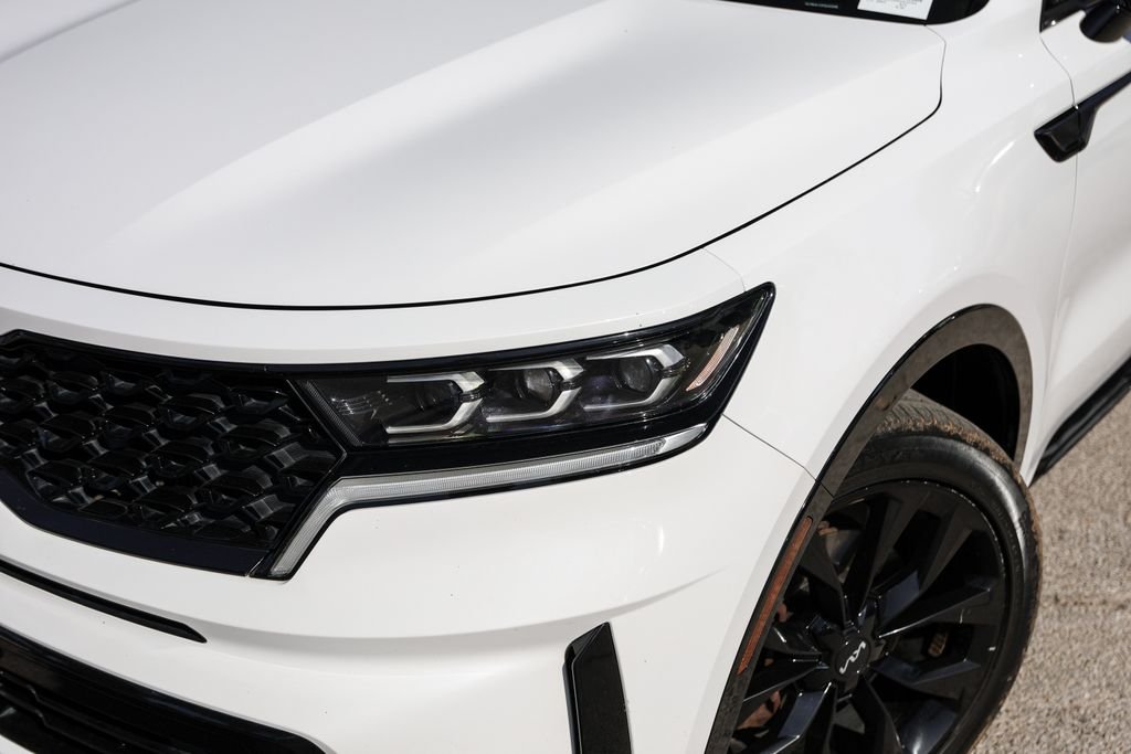 Used 2023 White Kia SX image 3