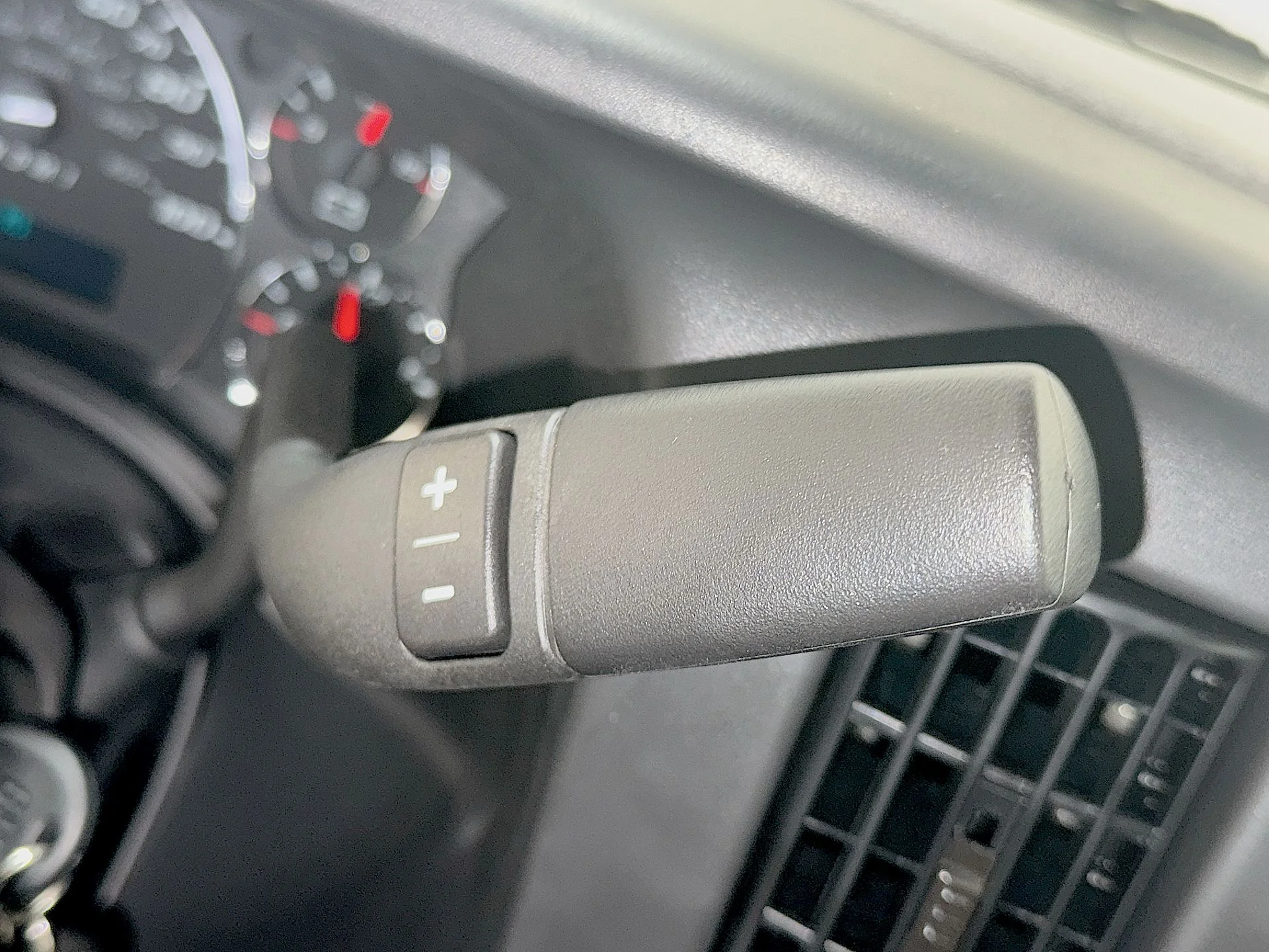 New 2025 Summit White GMC Work Van image 15