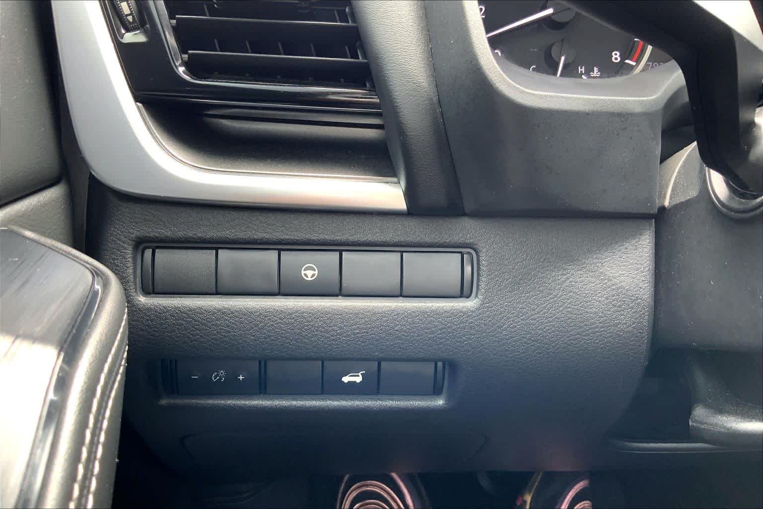 Used 2022 Scarlet Ember Tintcoat Nissan SV image 34