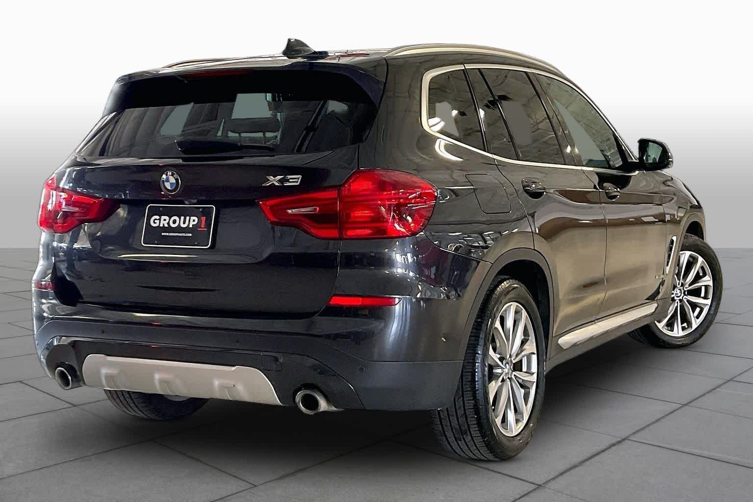Used 2018 Dark Graphite Metallic BMW xDrive30i image 12