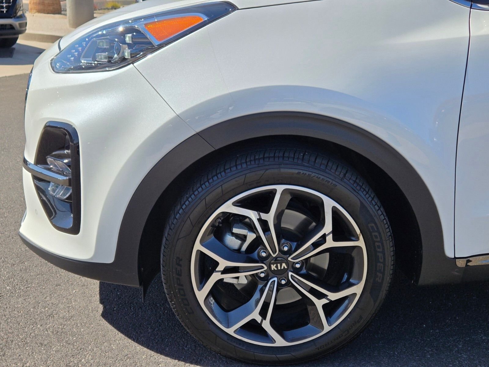 Used 2022 White Kia SX image 9