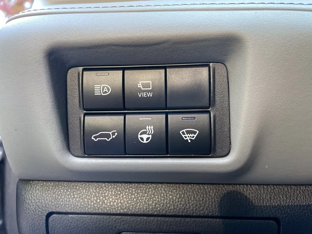 Used 2022 Magnetic Gray Metallic Toyota Platinum image 10