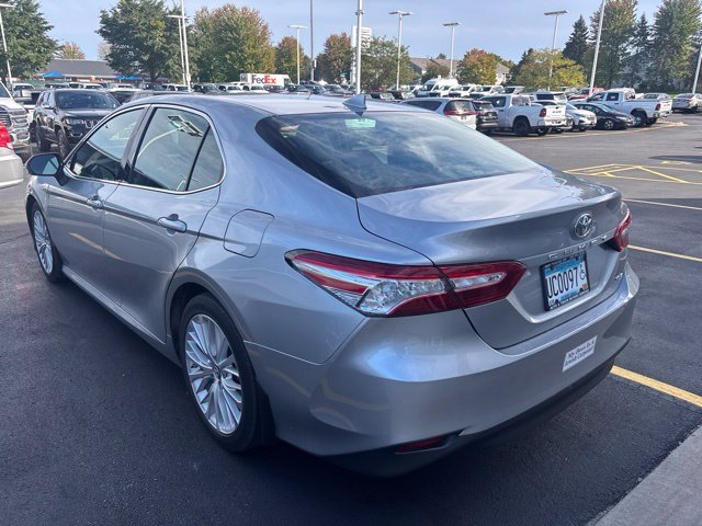 Used 2019 Silver Toyota XLE image 3