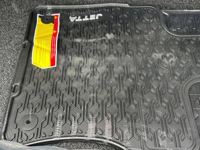 2025 Volkswagen Jetta SE - Photo 17