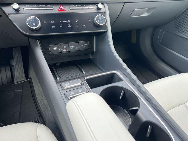 New 2026 White Hyundai SEL image 17