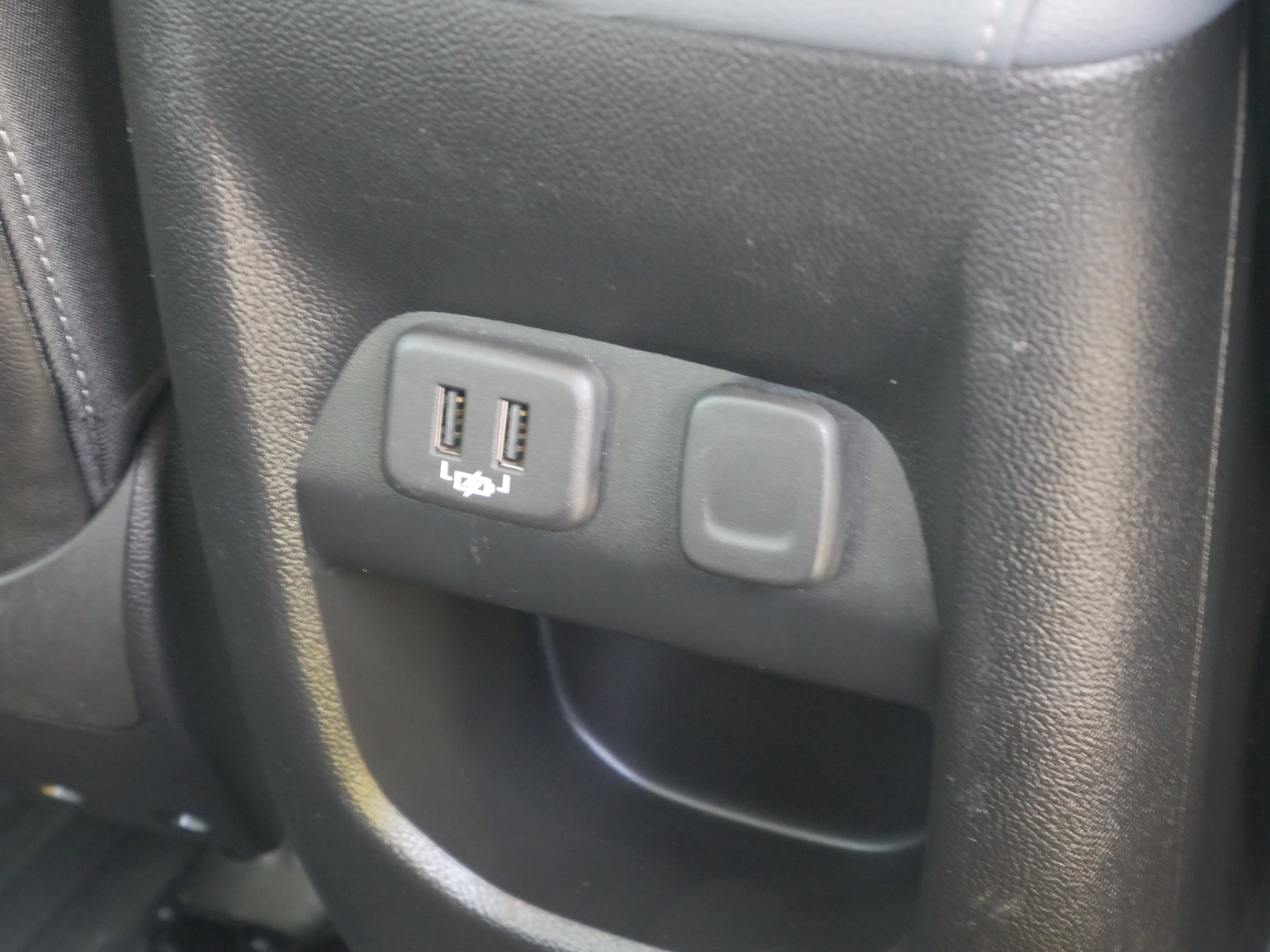 Used 2022 Summit White Chevrolet 4WD Z71 image 31