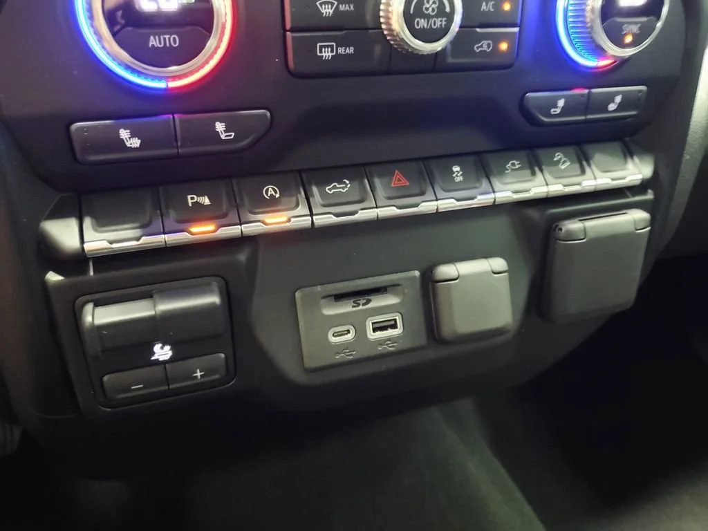 Used 2020 PACIFIC BLUE METALLIC GMC SLE image 24