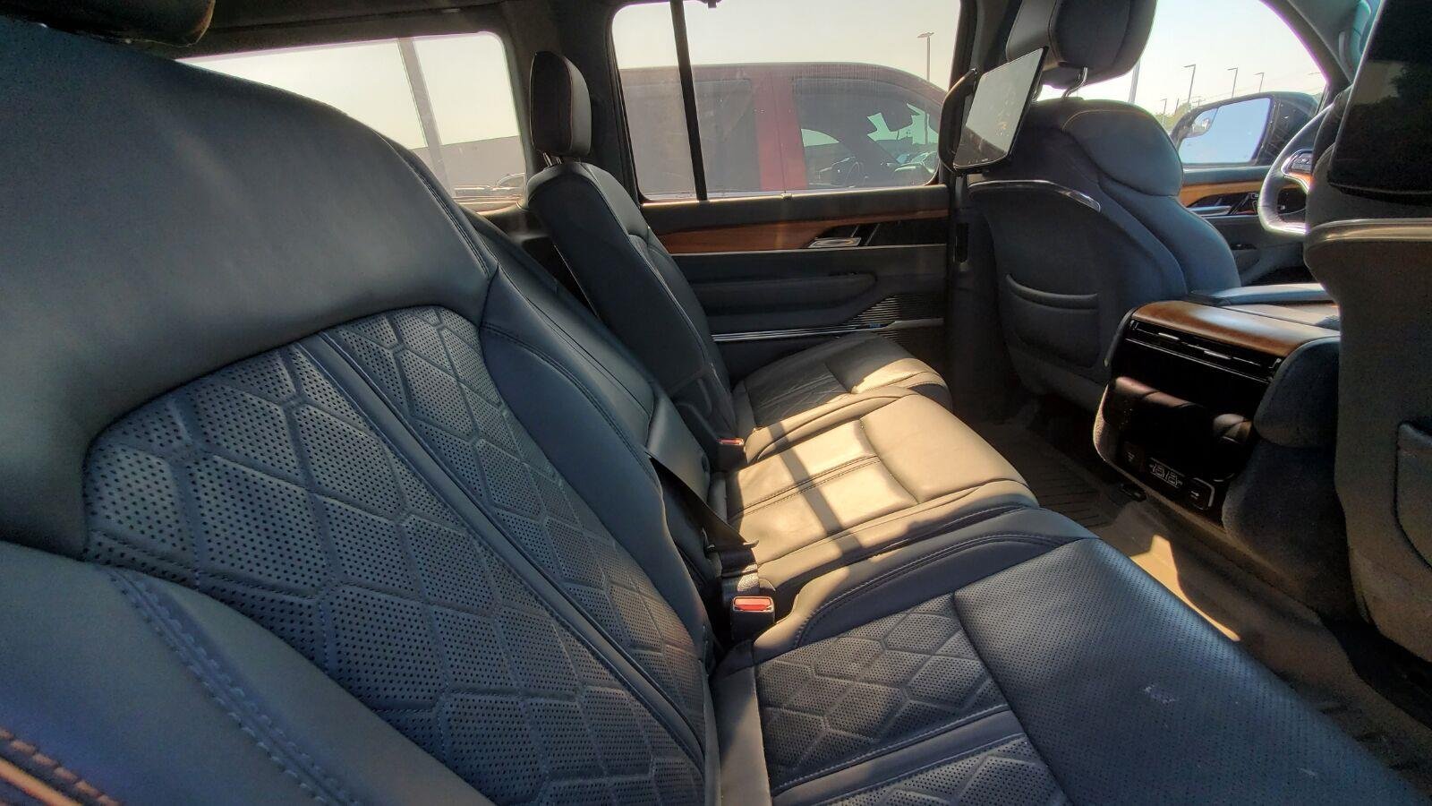 Used 2022 Midnight Sky Jeep Series III image 6