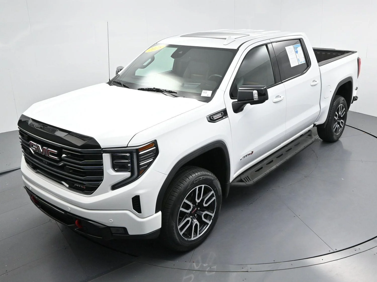 Used 2025 Summit White GMC AT4 image 41