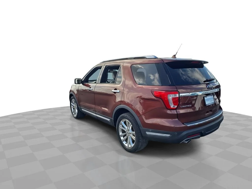 Used 2018 Red Ford Limited image 6