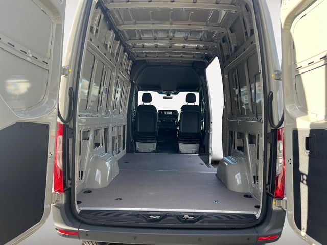 New 2026  Mercedes-Benz Cargo 144 WB image 13