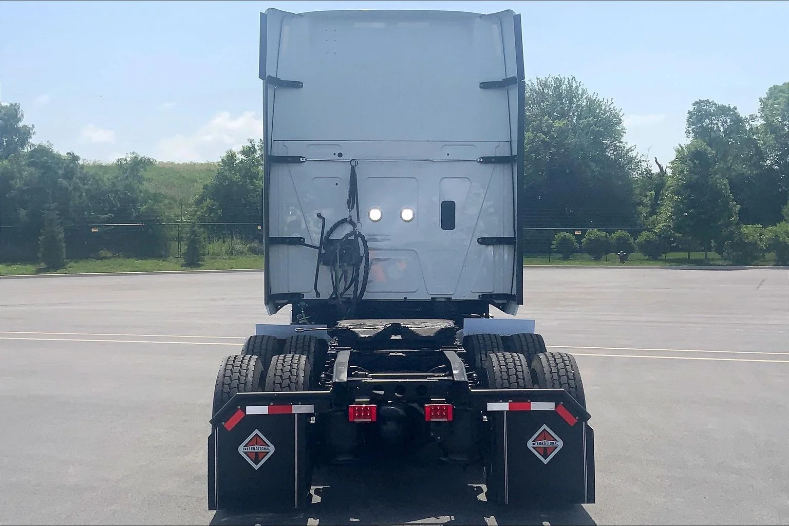 Used 2023 White International  image 5