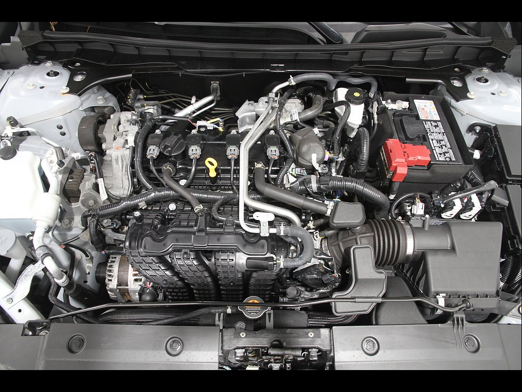 2025 Nissan Altima SR - Photo 19