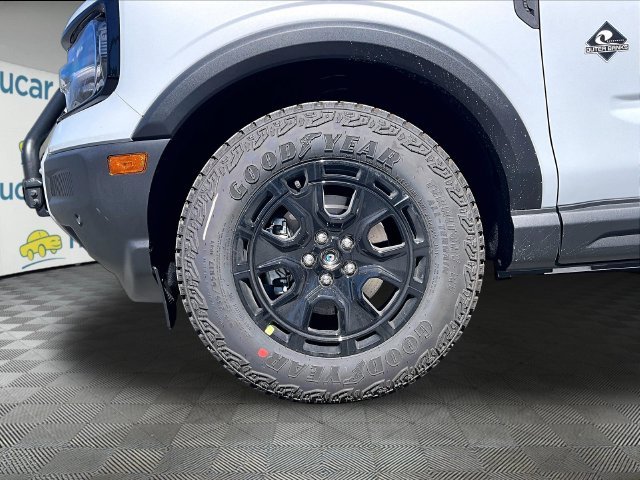 New 2026 Space White Metallic Ford Outer Banks image 28
