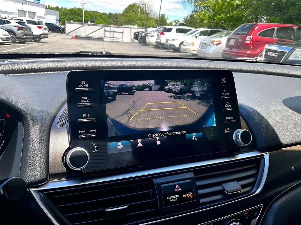 Used 2018 Black Honda Touring image 18