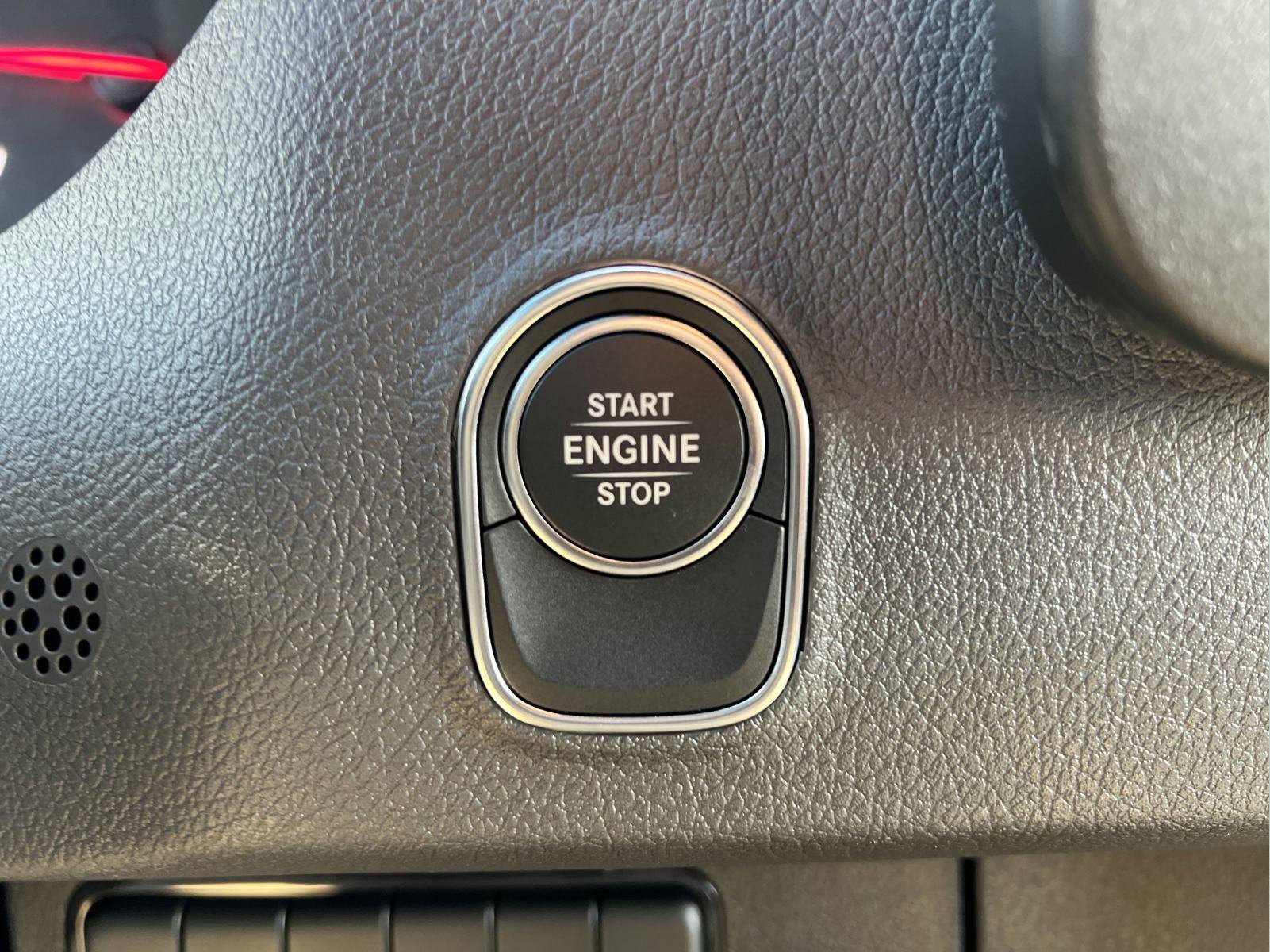 New 2025 Arctic+White Mercedes-Benz  image 21
