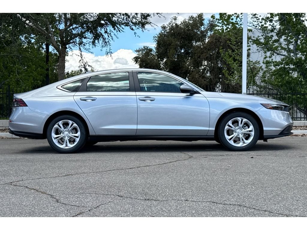 New 2026 Solar Silver Metallic Honda LX image 3