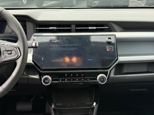 New 2027 Summit White Chevrolet LT image 9