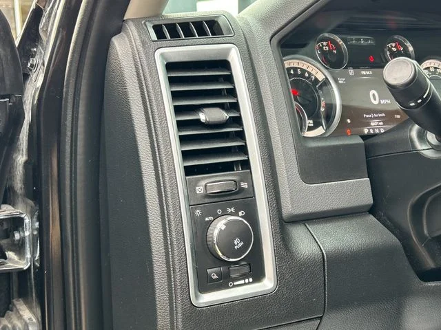Used 2015 Black Ram Big Horn image 35