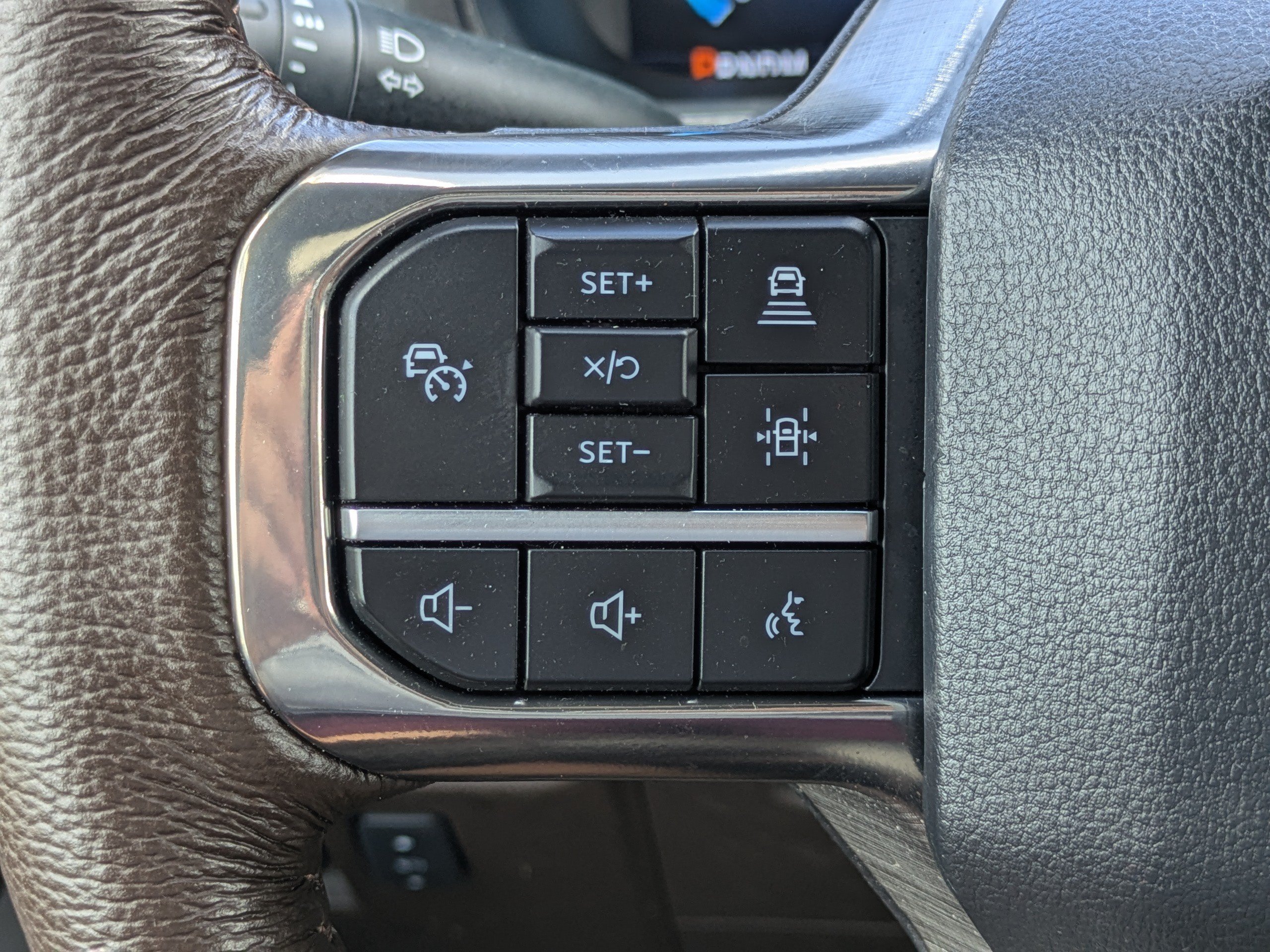 Used 2025  Ford King Ranch image 22