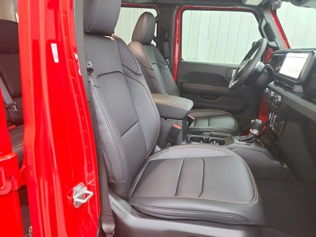 New 2026 Firecracker Red Clear-Coat Exterior Paint Jeep Sahara image 36