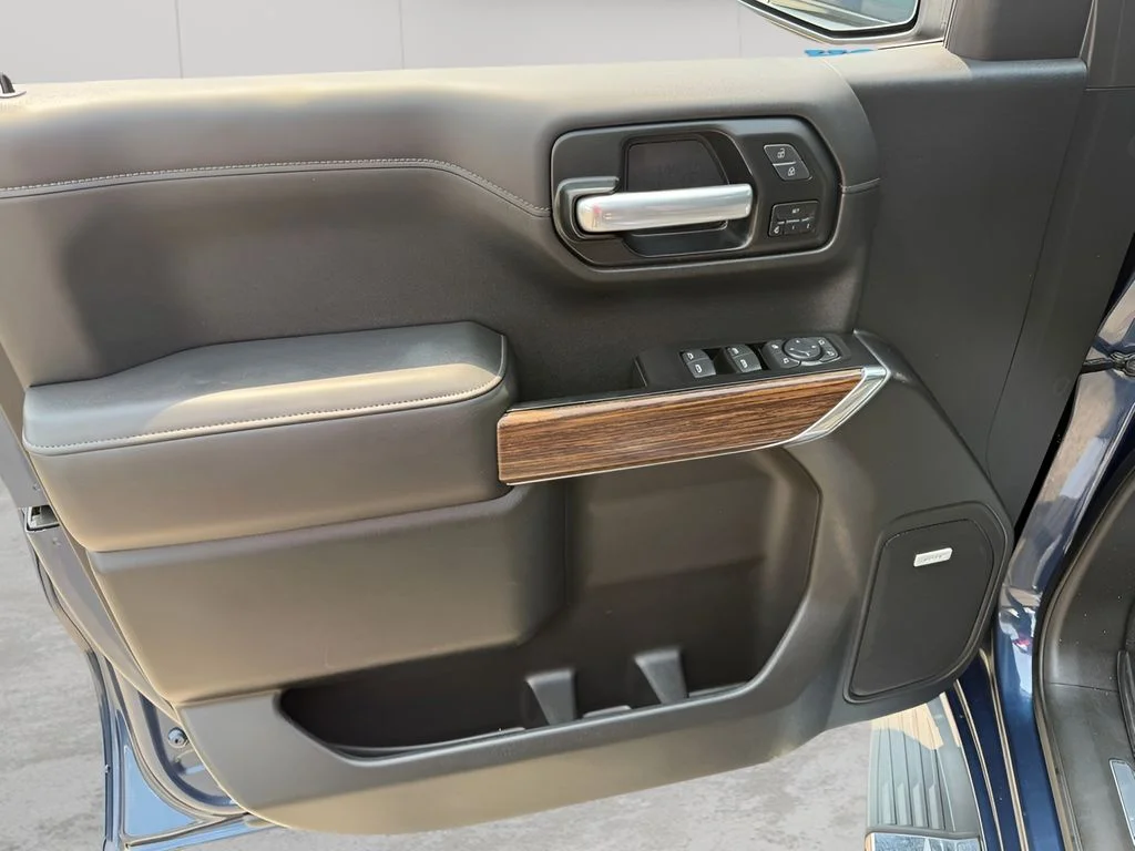 Used 2021 Northsky Blue Metallic Chevrolet High Country image 14