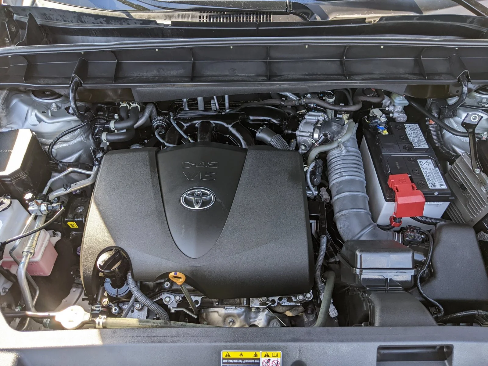 Used 2022 Celestial Silver Metallic Toyota Platinum image 23