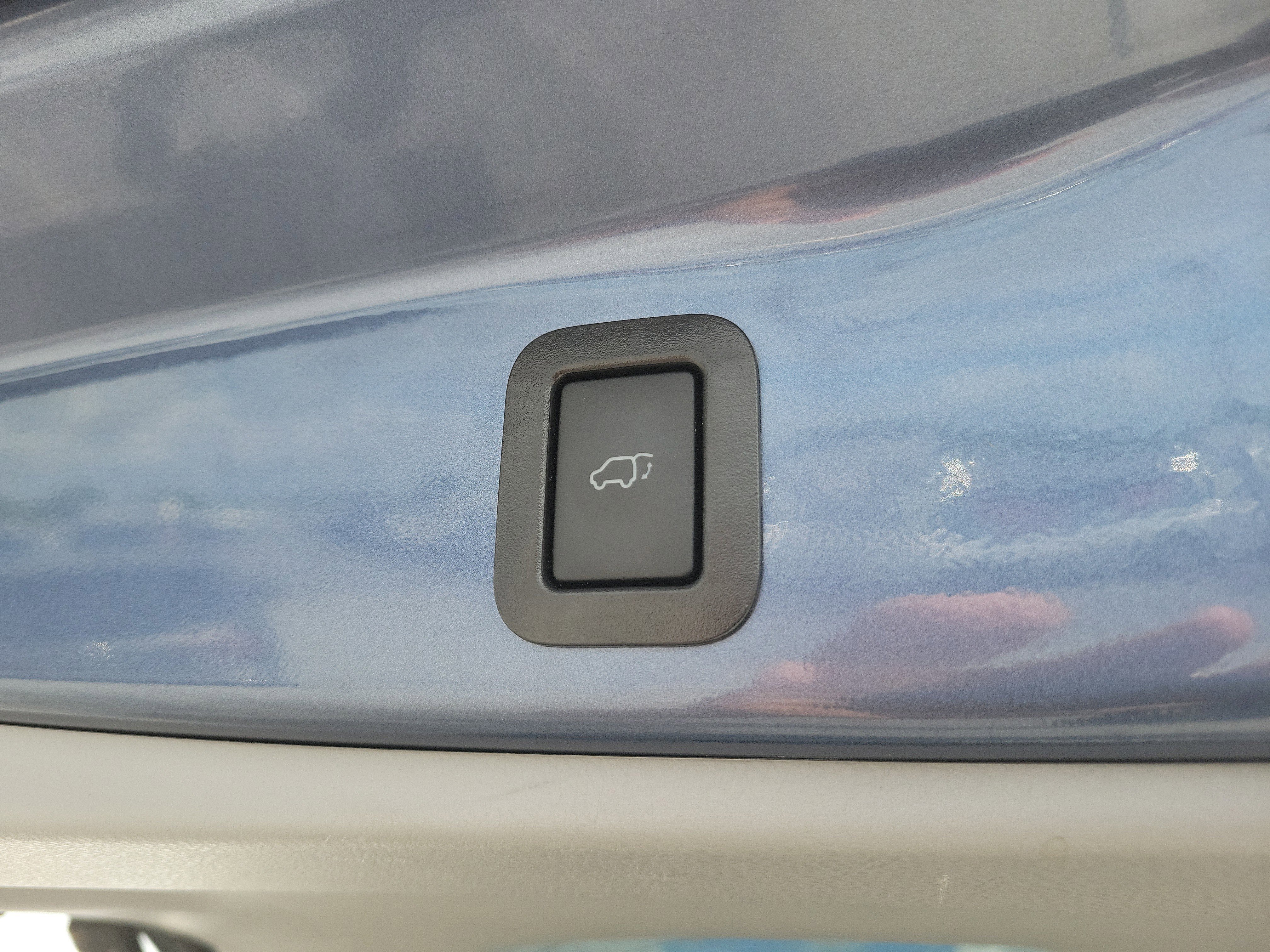 Used 2019 Shoreline Mist Toyota LE Plus image 10