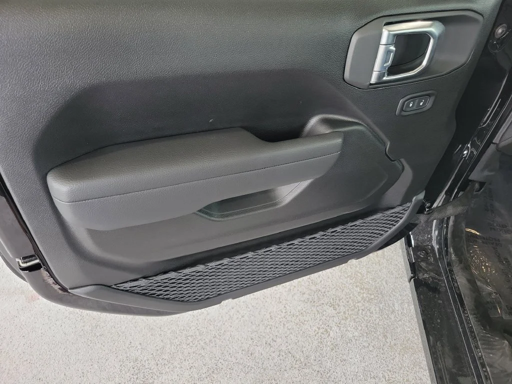 New 2026 Black Clear-Coat Exterior Paint Jeep Sport image 13
