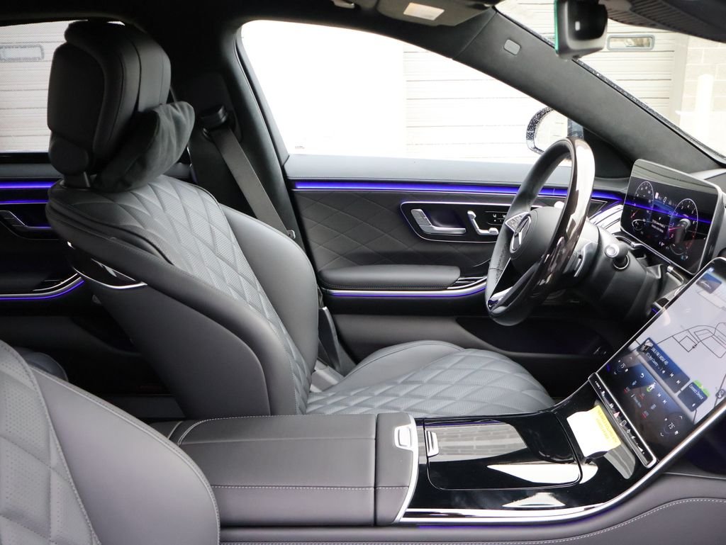 New 2026 Graphite Grey Metallic Mercedes-Benz S 580 image 10