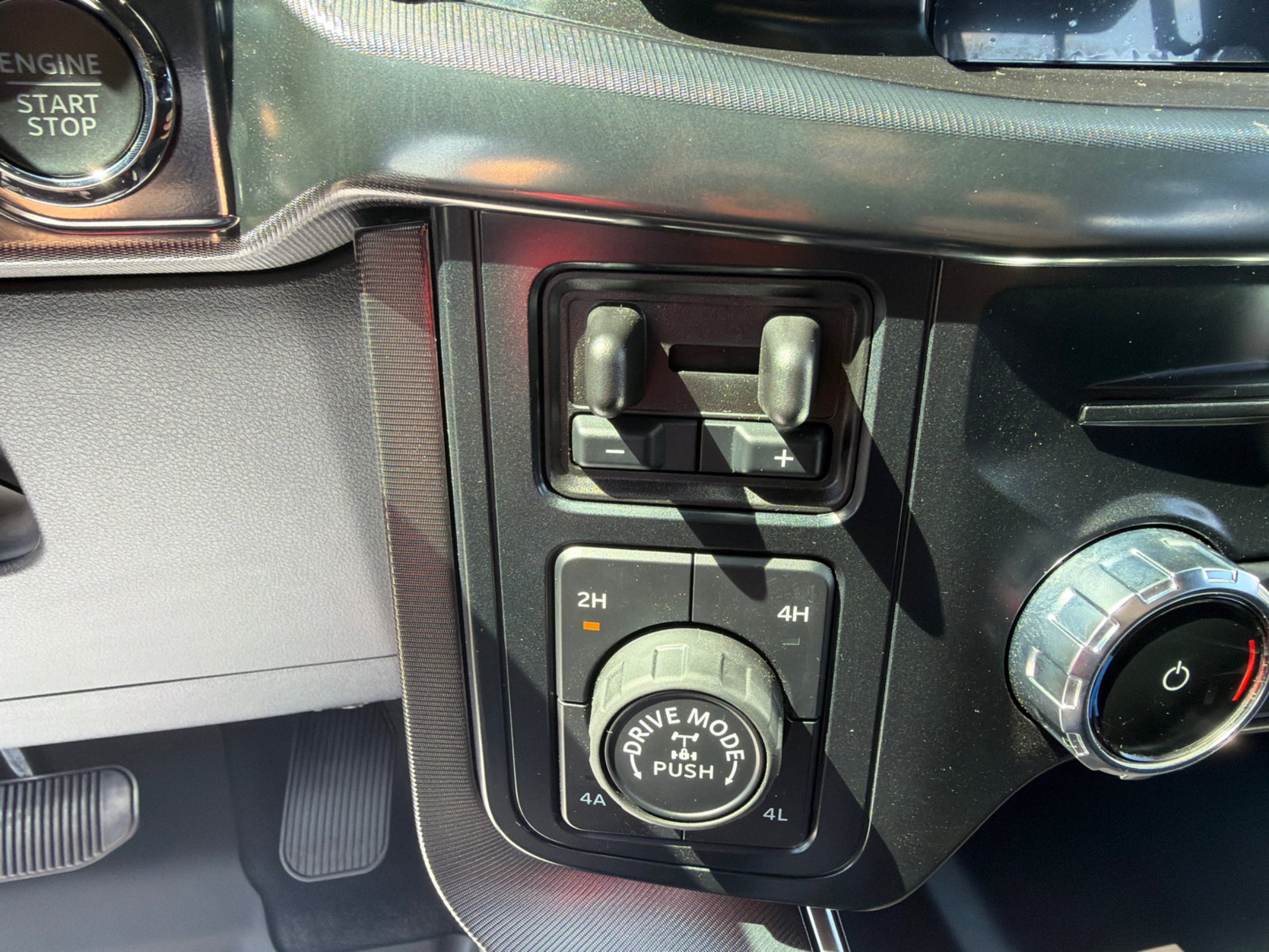 New 2026 Agate Black Metallic Ford Platinum® image 25