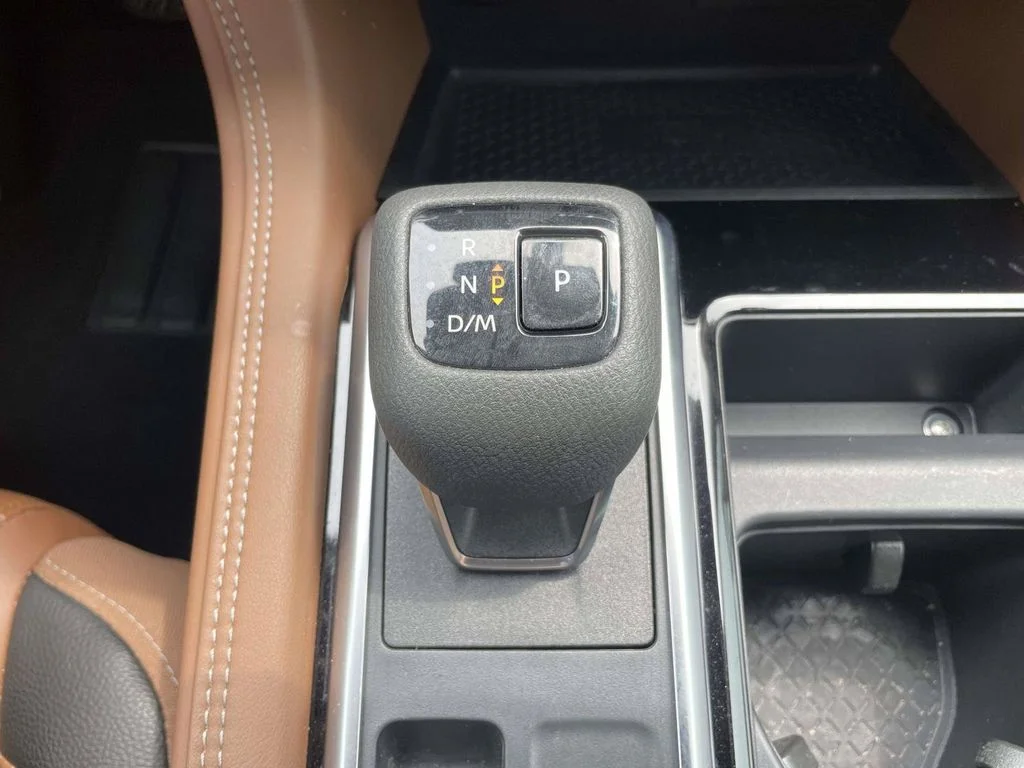 Certified Used 2023 White Nissan Platinum image 17