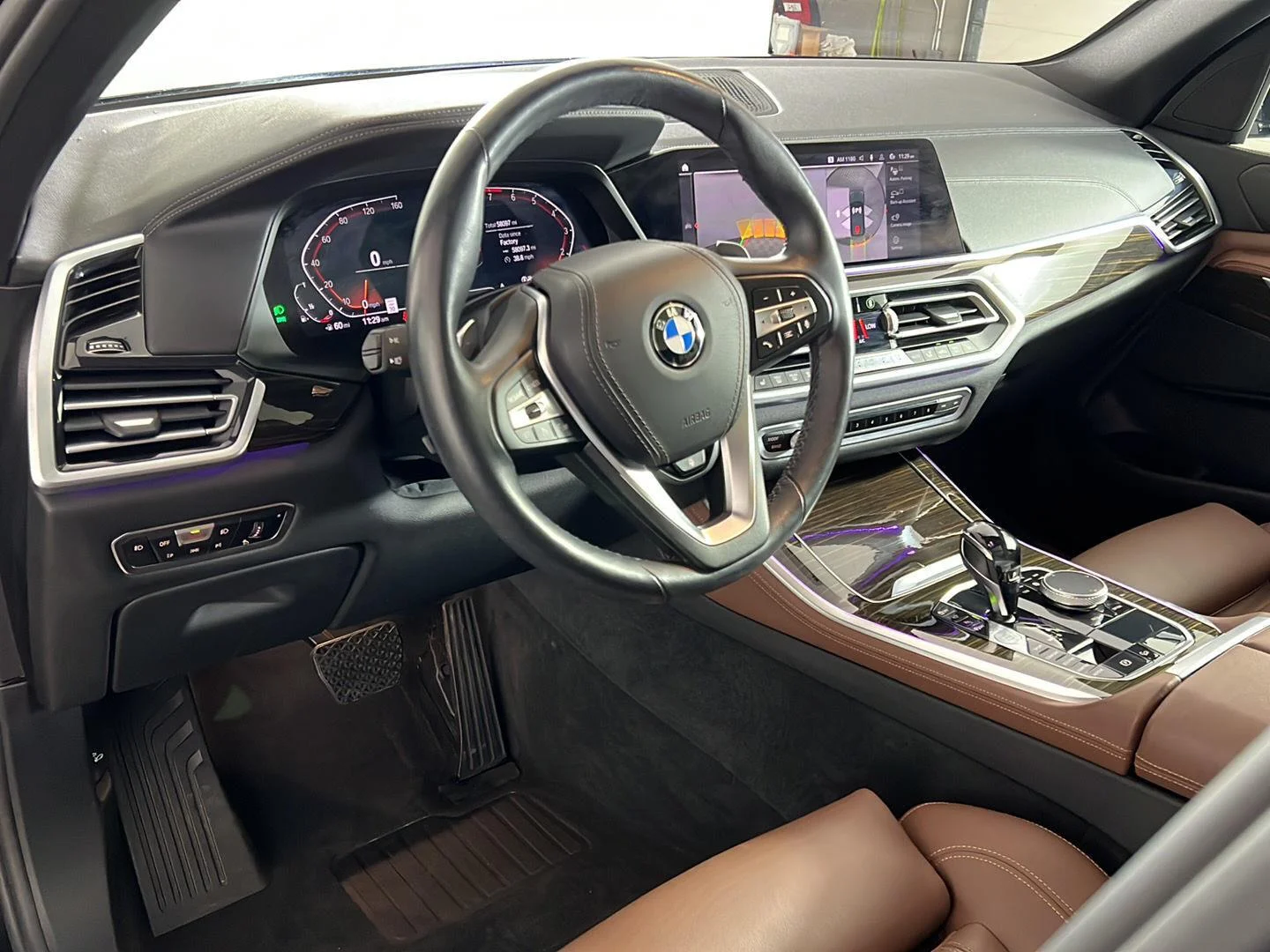 Used 2020 Jet Black BMW xDrive40i image 2