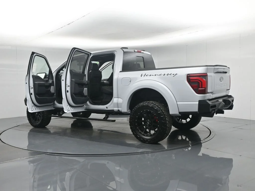 New 2025 White Ford Lariat image 37